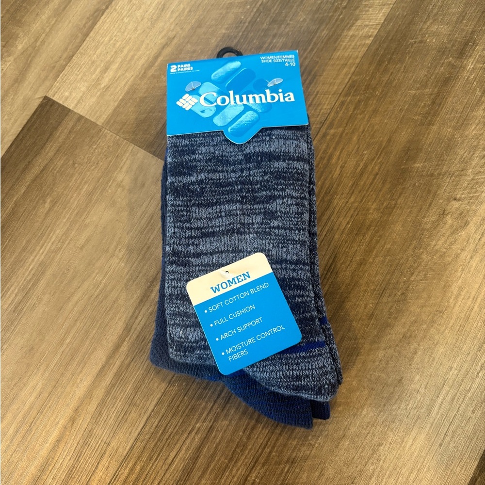 NWT 2-Pack Columbia Women's Navy Crew Socks - Size 4-10